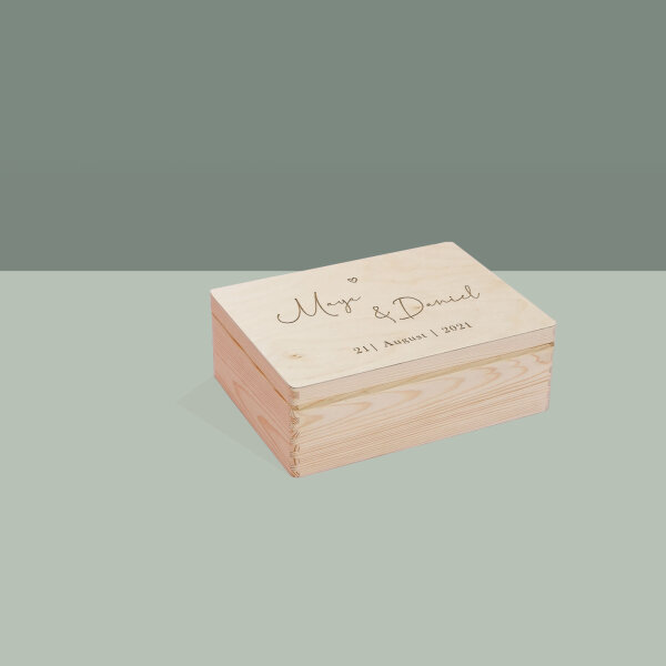 Erinnerungsbox aus Holz personalisiert "Hochzeit Herz-Kontur" M (40x30x14cm) ohne Griff